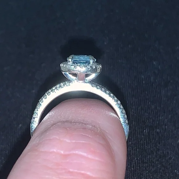 Size 7 Aquamarine and diamond rings 14k white gold - Recently cleaned by jeweler - Picture 4 of 9